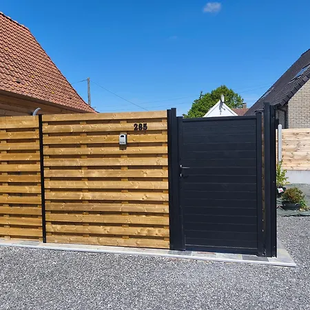 De La Perle Rouge 1 Rodelinghem