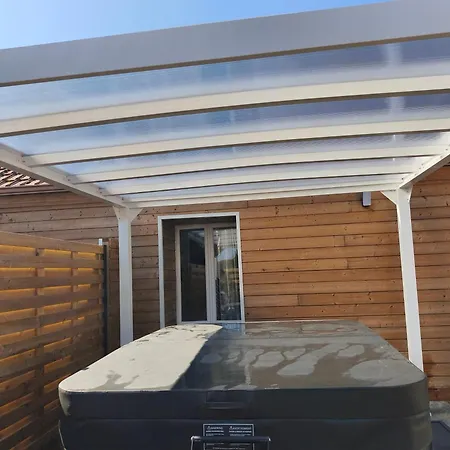 De La Perle Rouge 1 *